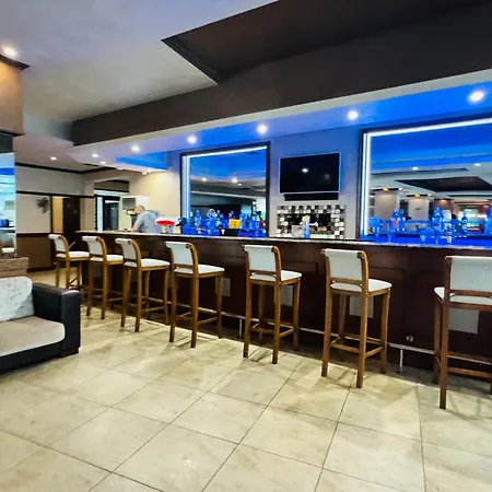 Grenada 322c Sunny Apartment *